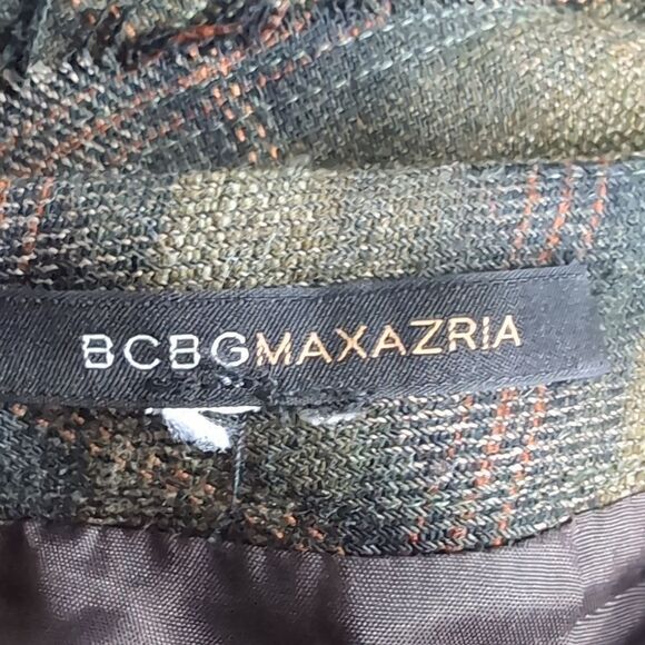 BCBG MaxAzria wool plaid skirt mid length Small zipper down at the back - Picture 4 of 10